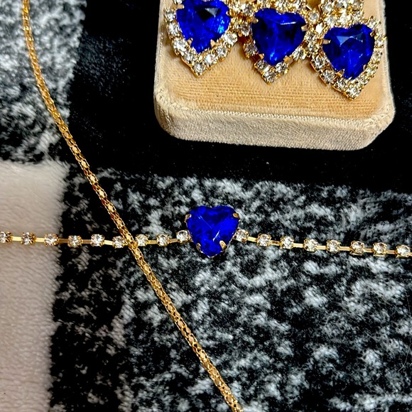 Elegant Blue Heart Jewelry Set - Picture 3 of 6
